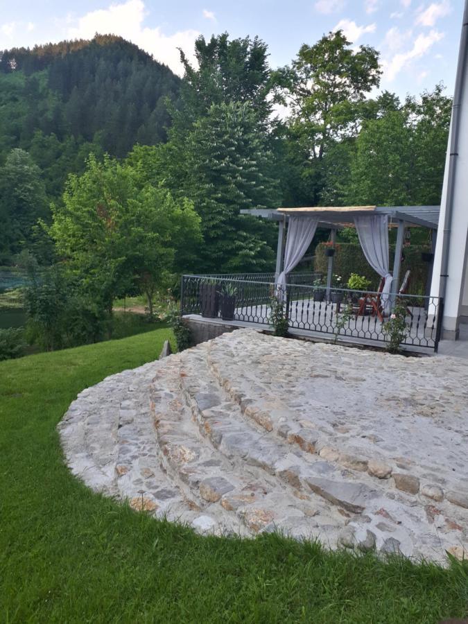 Anur Apartment Bihać Екстериор снимка