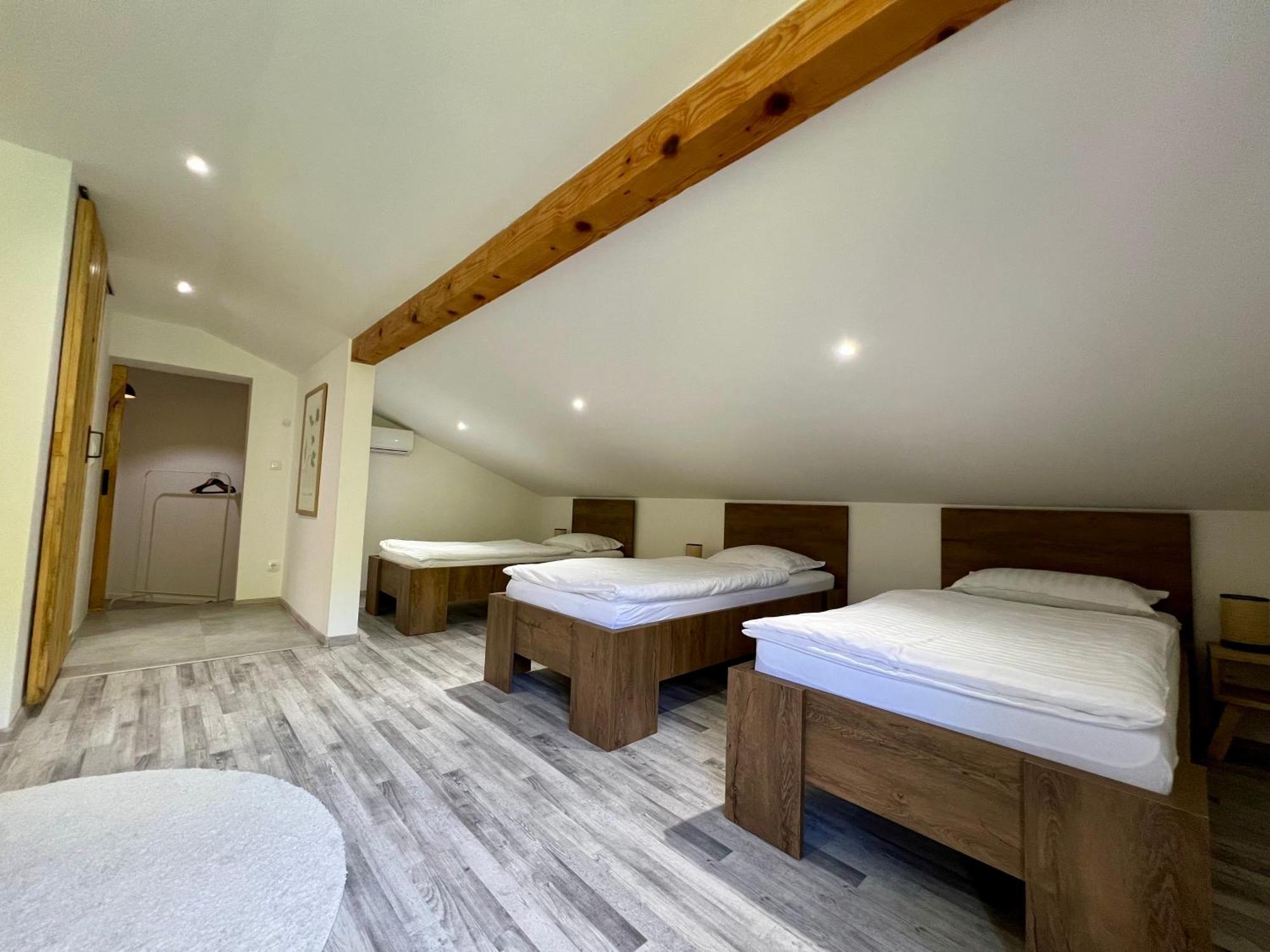 Anur Apartment Bihać Екстериор снимка