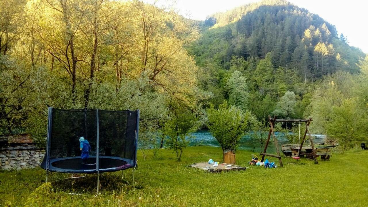 Anur Apartment Bihać Екстериор снимка